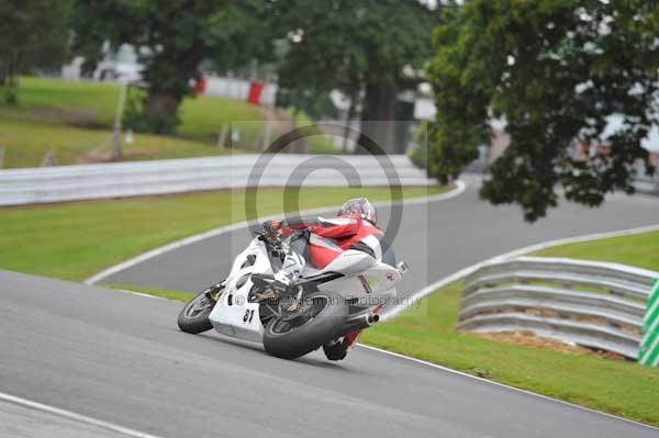 Motorcycle action photographs;Trackday digital images;event digital images;eventdigitalimages;no limits trackday;oulton park;oulton park circuit cheshire;oulton park photographs;peter wileman photography;trackday;trackday photos