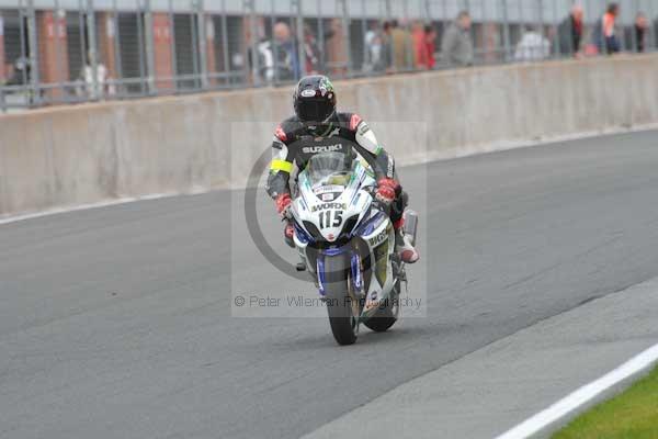 Motorcycle action photographs;Trackday digital images;event digital images;eventdigitalimages;no limits trackday;oulton park;oulton park circuit cheshire;oulton park photographs;peter wileman photography;trackday;trackday photos