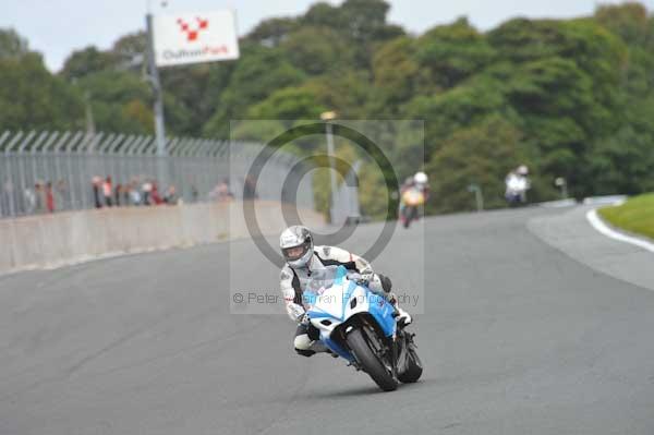 Motorcycle action photographs;Trackday digital images;event digital images;eventdigitalimages;no limits trackday;oulton park;oulton park circuit cheshire;oulton park photographs;peter wileman photography;trackday;trackday photos