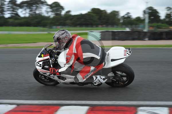 Motorcycle action photographs;Trackday digital images;event digital images;eventdigitalimages;no limits trackday;oulton park;oulton park circuit cheshire;oulton park photographs;peter wileman photography;trackday;trackday photos