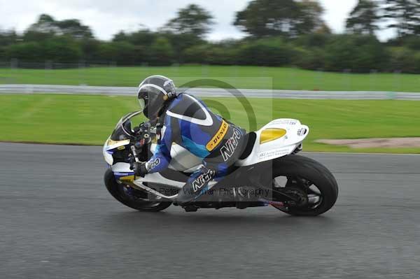 Motorcycle action photographs;Trackday digital images;event digital images;eventdigitalimages;no limits trackday;oulton park;oulton park circuit cheshire;oulton park photographs;peter wileman photography;trackday;trackday photos