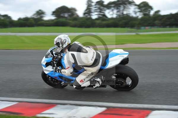 Motorcycle action photographs;Trackday digital images;event digital images;eventdigitalimages;no limits trackday;oulton park;oulton park circuit cheshire;oulton park photographs;peter wileman photography;trackday;trackday photos