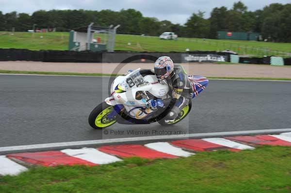 Motorcycle action photographs;Trackday digital images;event digital images;eventdigitalimages;no limits trackday;oulton park;oulton park circuit cheshire;oulton park photographs;peter wileman photography;trackday;trackday photos