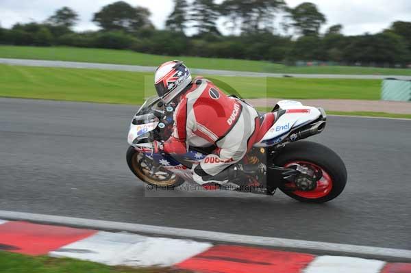 Motorcycle action photographs;Trackday digital images;event digital images;eventdigitalimages;no limits trackday;oulton park;oulton park circuit cheshire;oulton park photographs;peter wileman photography;trackday;trackday photos