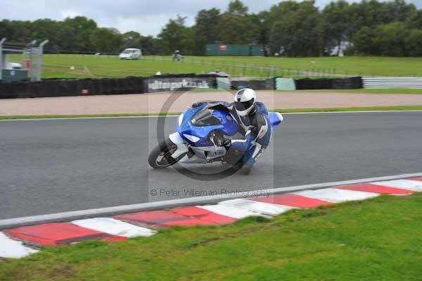 Motorcycle action photographs;Trackday digital images;event digital images;eventdigitalimages;no limits trackday;oulton park;oulton park circuit cheshire;oulton park photographs;peter wileman photography;trackday;trackday photos