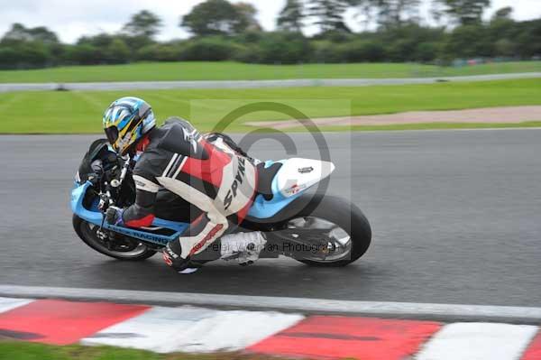 Motorcycle action photographs;Trackday digital images;event digital images;eventdigitalimages;no limits trackday;oulton park;oulton park circuit cheshire;oulton park photographs;peter wileman photography;trackday;trackday photos