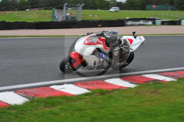 Motorcycle action photographs;Trackday digital images;event digital images;eventdigitalimages;no limits trackday;oulton park;oulton park circuit cheshire;oulton park photographs;peter wileman photography;trackday;trackday photos