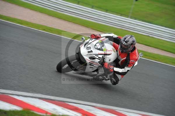 Motorcycle action photographs;Trackday digital images;event digital images;eventdigitalimages;no limits trackday;oulton park;oulton park circuit cheshire;oulton park photographs;peter wileman photography;trackday;trackday photos