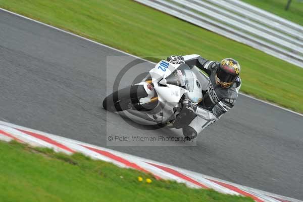 Motorcycle action photographs;Trackday digital images;event digital images;eventdigitalimages;no limits trackday;oulton park;oulton park circuit cheshire;oulton park photographs;peter wileman photography;trackday;trackday photos