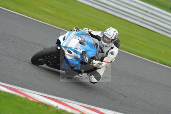 Motorcycle action photographs;Trackday digital images;event digital images;eventdigitalimages;no limits trackday;oulton park;oulton park circuit cheshire;oulton park photographs;peter wileman photography;trackday;trackday photos