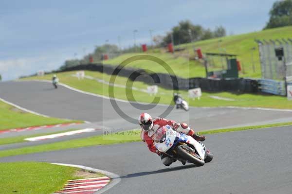 Motorcycle action photographs;Trackday digital images;event digital images;eventdigitalimages;no limits trackday;oulton park;oulton park circuit cheshire;oulton park photographs;peter wileman photography;trackday;trackday photos