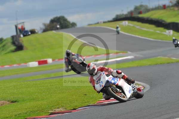 Motorcycle action photographs;Trackday digital images;event digital images;eventdigitalimages;no limits trackday;oulton park;oulton park circuit cheshire;oulton park photographs;peter wileman photography;trackday;trackday photos