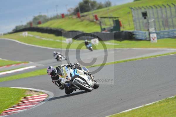 Motorcycle action photographs;Trackday digital images;event digital images;eventdigitalimages;no limits trackday;oulton park;oulton park circuit cheshire;oulton park photographs;peter wileman photography;trackday;trackday photos