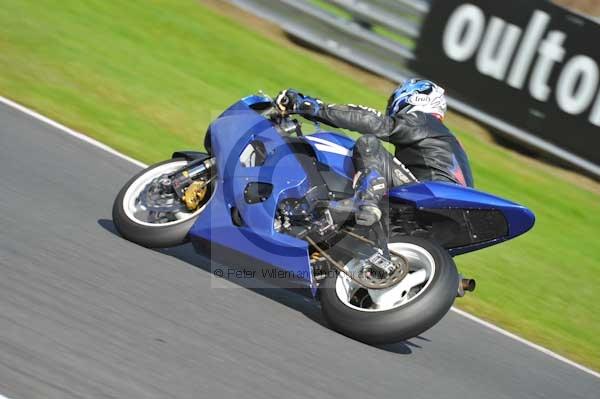 Motorcycle action photographs;Trackday digital images;event digital images;eventdigitalimages;no limits trackday;oulton park;oulton park circuit cheshire;oulton park photographs;peter wileman photography;trackday;trackday photos