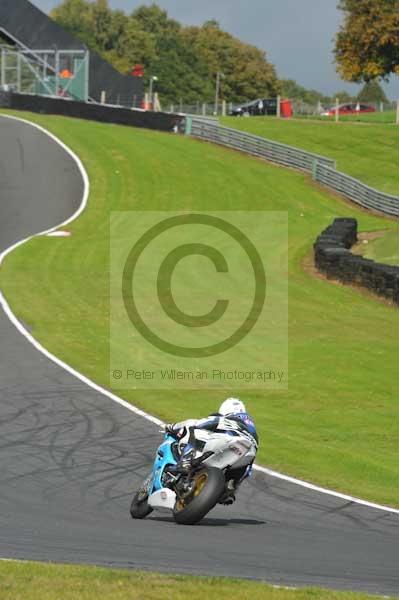 Motorcycle action photographs;Trackday digital images;event digital images;eventdigitalimages;no limits trackday;oulton park;oulton park circuit cheshire;oulton park photographs;peter wileman photography;trackday;trackday photos