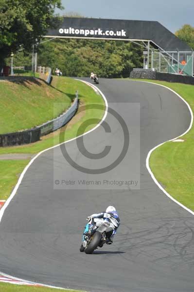 Motorcycle action photographs;Trackday digital images;event digital images;eventdigitalimages;no limits trackday;oulton park;oulton park circuit cheshire;oulton park photographs;peter wileman photography;trackday;trackday photos