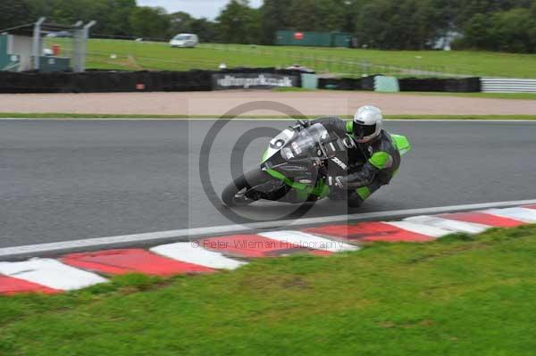 Motorcycle action photographs;Trackday digital images;event digital images;eventdigitalimages;no limits trackday;oulton park;oulton park circuit cheshire;oulton park photographs;peter wileman photography;trackday;trackday photos
