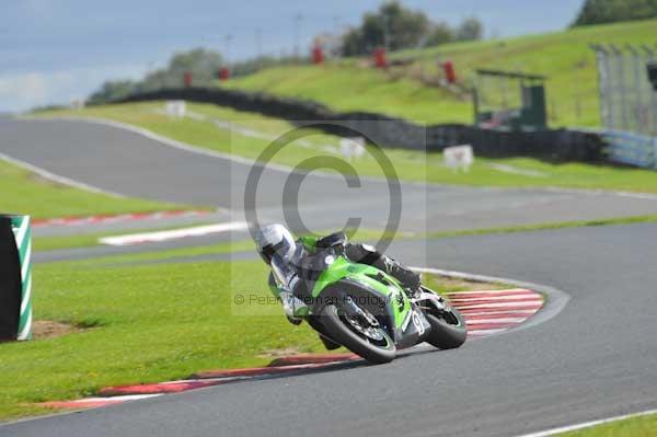 Motorcycle action photographs;Trackday digital images;event digital images;eventdigitalimages;no limits trackday;oulton park;oulton park circuit cheshire;oulton park photographs;peter wileman photography;trackday;trackday photos