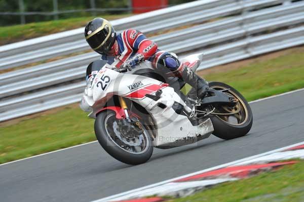 Motorcycle action photographs;Trackday digital images;event digital images;eventdigitalimages;no limits trackday;oulton park;oulton park circuit cheshire;oulton park photographs;peter wileman photography;trackday;trackday photos
