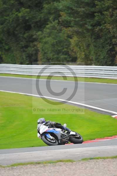 Motorcycle action photographs;Trackday digital images;event digital images;eventdigitalimages;no limits trackday;oulton park;oulton park circuit cheshire;oulton park photographs;peter wileman photography;trackday;trackday photos