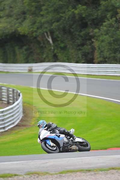 Motorcycle action photographs;Trackday digital images;event digital images;eventdigitalimages;no limits trackday;oulton park;oulton park circuit cheshire;oulton park photographs;peter wileman photography;trackday;trackday photos