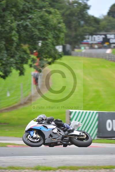 Motorcycle action photographs;Trackday digital images;event digital images;eventdigitalimages;no limits trackday;oulton park;oulton park circuit cheshire;oulton park photographs;peter wileman photography;trackday;trackday photos