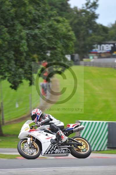 Motorcycle action photographs;Trackday digital images;event digital images;eventdigitalimages;no limits trackday;oulton park;oulton park circuit cheshire;oulton park photographs;peter wileman photography;trackday;trackday photos