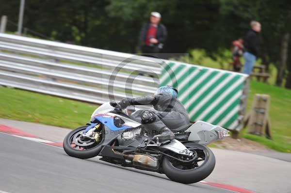 Motorcycle action photographs;Trackday digital images;event digital images;eventdigitalimages;no limits trackday;oulton park;oulton park circuit cheshire;oulton park photographs;peter wileman photography;trackday;trackday photos