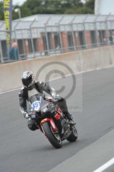Motorcycle action photographs;Trackday digital images;event digital images;eventdigitalimages;no limits trackday;oulton park;oulton park circuit cheshire;oulton park photographs;peter wileman photography;trackday;trackday photos