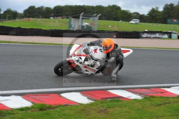 Motorcycle action photographs;Trackday digital images;event digital images;eventdigitalimages;no limits trackday;oulton park;oulton park circuit cheshire;oulton park photographs;peter wileman photography;trackday;trackday photos