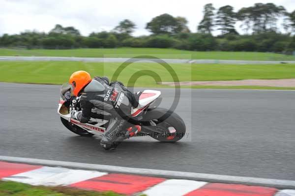 Motorcycle action photographs;Trackday digital images;event digital images;eventdigitalimages;no limits trackday;oulton park;oulton park circuit cheshire;oulton park photographs;peter wileman photography;trackday;trackday photos