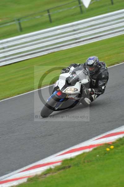 Motorcycle action photographs;Trackday digital images;event digital images;eventdigitalimages;no limits trackday;oulton park;oulton park circuit cheshire;oulton park photographs;peter wileman photography;trackday;trackday photos