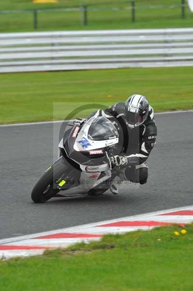 Motorcycle action photographs;Trackday digital images;event digital images;eventdigitalimages;no limits trackday;oulton park;oulton park circuit cheshire;oulton park photographs;peter wileman photography;trackday;trackday photos