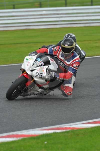 Motorcycle action photographs;Trackday digital images;event digital images;eventdigitalimages;no limits trackday;oulton park;oulton park circuit cheshire;oulton park photographs;peter wileman photography;trackday;trackday photos