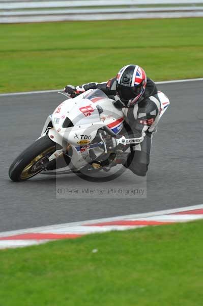 Motorcycle action photographs;Trackday digital images;event digital images;eventdigitalimages;no limits trackday;oulton park;oulton park circuit cheshire;oulton park photographs;peter wileman photography;trackday;trackday photos