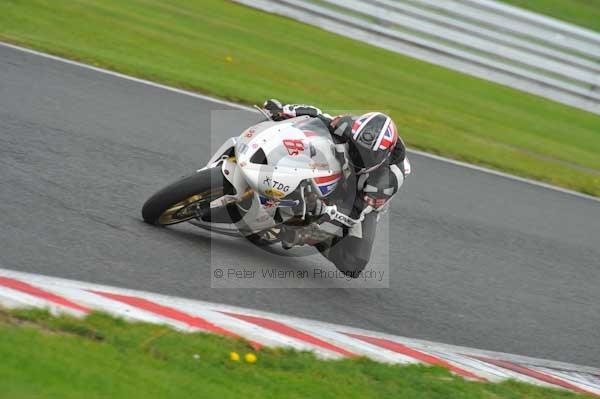 Motorcycle action photographs;Trackday digital images;event digital images;eventdigitalimages;no limits trackday;oulton park;oulton park circuit cheshire;oulton park photographs;peter wileman photography;trackday;trackday photos