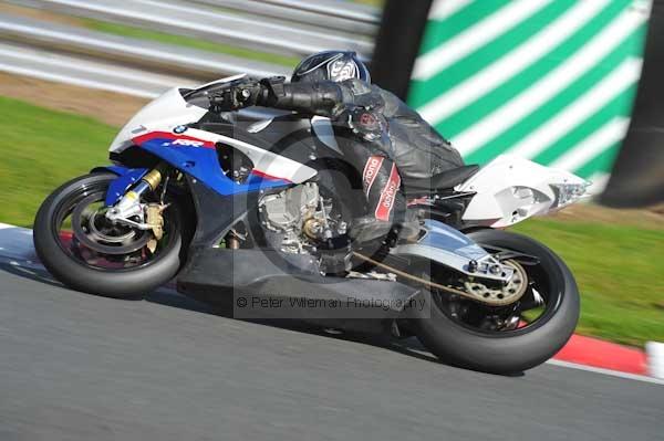 Motorcycle action photographs;Trackday digital images;event digital images;eventdigitalimages;no limits trackday;oulton park;oulton park circuit cheshire;oulton park photographs;peter wileman photography;trackday;trackday photos