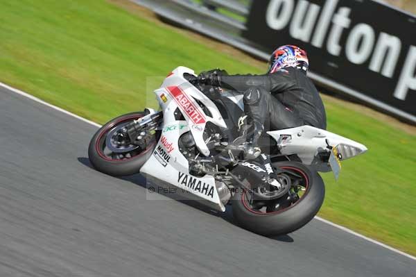 Motorcycle action photographs;Trackday digital images;event digital images;eventdigitalimages;no limits trackday;oulton park;oulton park circuit cheshire;oulton park photographs;peter wileman photography;trackday;trackday photos