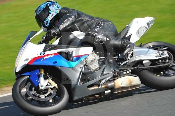 Motorcycle action photographs;Trackday digital images;event digital images;eventdigitalimages;no limits trackday;oulton park;oulton park circuit cheshire;oulton park photographs;peter wileman photography;trackday;trackday photos