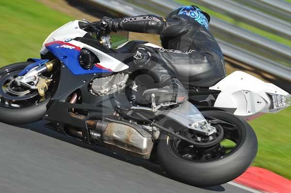 Motorcycle action photographs;Trackday digital images;event digital images;eventdigitalimages;no limits trackday;oulton park;oulton park circuit cheshire;oulton park photographs;peter wileman photography;trackday;trackday photos