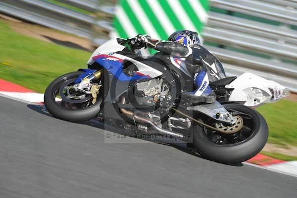 Motorcycle action photographs;Trackday digital images;event digital images;eventdigitalimages;no limits trackday;oulton park;oulton park circuit cheshire;oulton park photographs;peter wileman photography;trackday;trackday photos