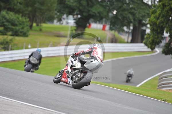 Motorcycle action photographs;Trackday digital images;event digital images;eventdigitalimages;no limits trackday;oulton park;oulton park circuit cheshire;oulton park photographs;peter wileman photography;trackday;trackday photos