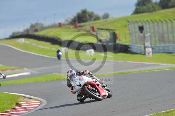 Motorcycle action photographs;Trackday digital images;event digital images;eventdigitalimages;no limits trackday;oulton park;oulton park circuit cheshire;oulton park photographs;peter wileman photography;trackday;trackday photos