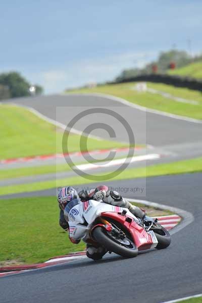 Motorcycle action photographs;Trackday digital images;event digital images;eventdigitalimages;no limits trackday;oulton park;oulton park circuit cheshire;oulton park photographs;peter wileman photography;trackday;trackday photos