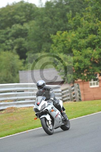 Motorcycle action photographs;Trackday digital images;event digital images;eventdigitalimages;no limits trackday;oulton park;oulton park circuit cheshire;oulton park photographs;peter wileman photography;trackday;trackday photos