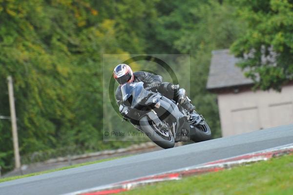 Motorcycle action photographs;Trackday digital images;event digital images;eventdigitalimages;no limits trackday;oulton park;oulton park circuit cheshire;oulton park photographs;peter wileman photography;trackday;trackday photos