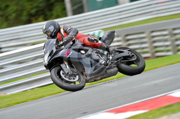 Motorcycle action photographs;Trackday digital images;event digital images;eventdigitalimages;no limits trackday;oulton park;oulton park circuit cheshire;oulton park photographs;peter wileman photography;trackday;trackday photos