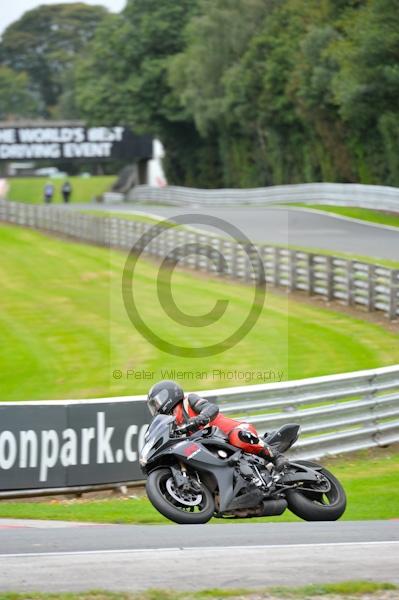 Motorcycle action photographs;Trackday digital images;event digital images;eventdigitalimages;no limits trackday;oulton park;oulton park circuit cheshire;oulton park photographs;peter wileman photography;trackday;trackday photos