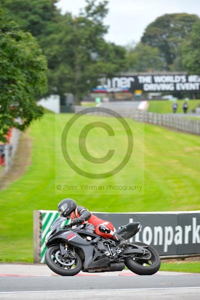 Motorcycle action photographs;Trackday digital images;event digital images;eventdigitalimages;no limits trackday;oulton park;oulton park circuit cheshire;oulton park photographs;peter wileman photography;trackday;trackday photos