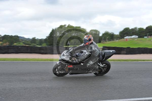 Motorcycle action photographs;Trackday digital images;event digital images;eventdigitalimages;no limits trackday;oulton park;oulton park circuit cheshire;oulton park photographs;peter wileman photography;trackday;trackday photos